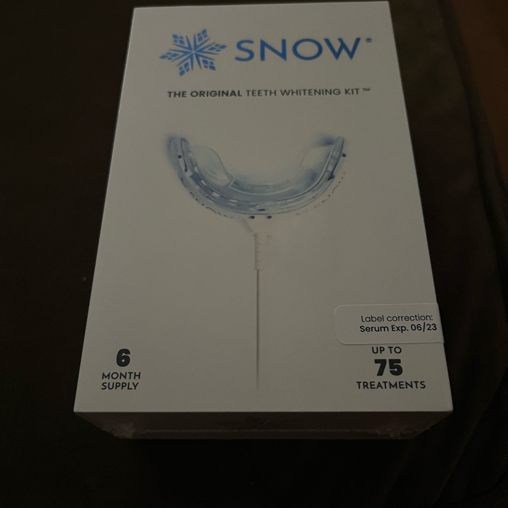 Sealed Snow teeth whitening kit